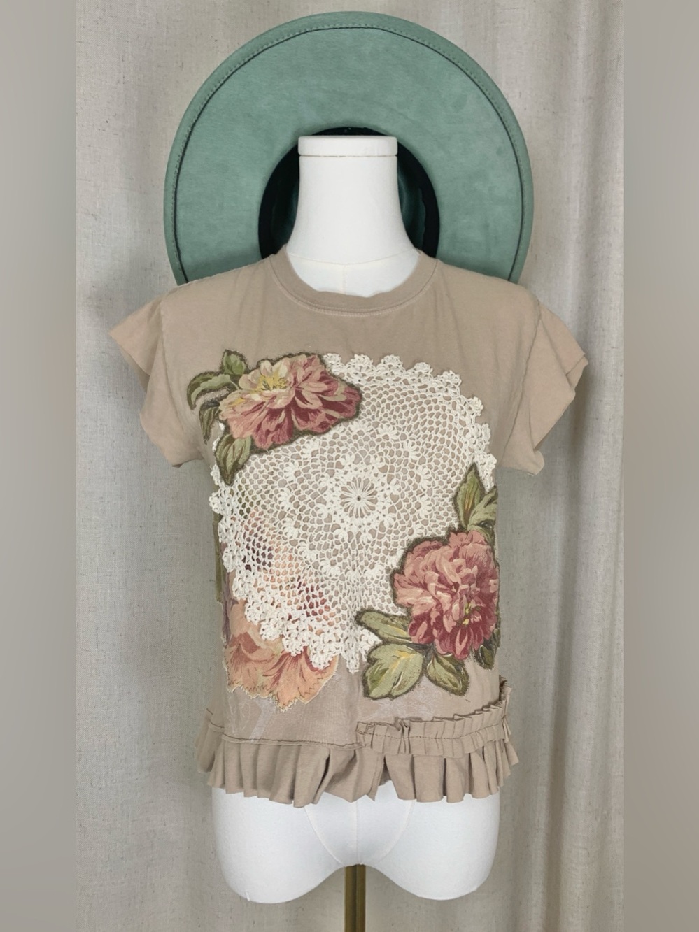 One-of-a-Kind Handmade Floral Crochet Appliqué Tee |Small | Free People Inspired